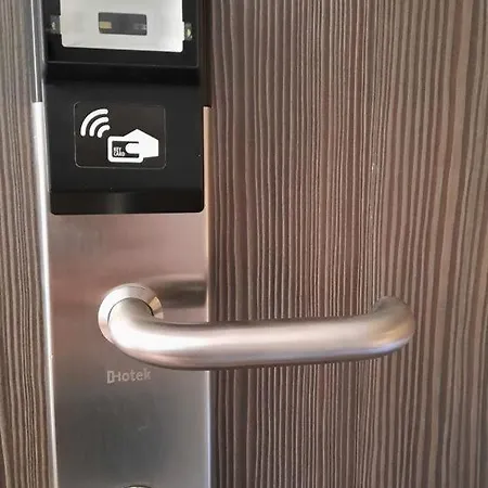 Beauvau - Numero 7 - Centre De *